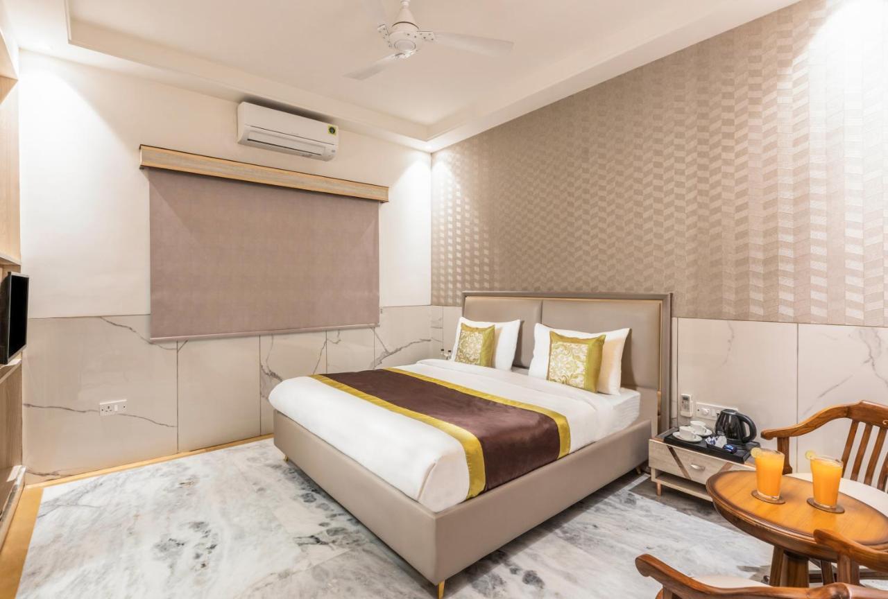 Hotel Star By Star Group- Near Delhi Airport Nuova Delhi Esterno foto