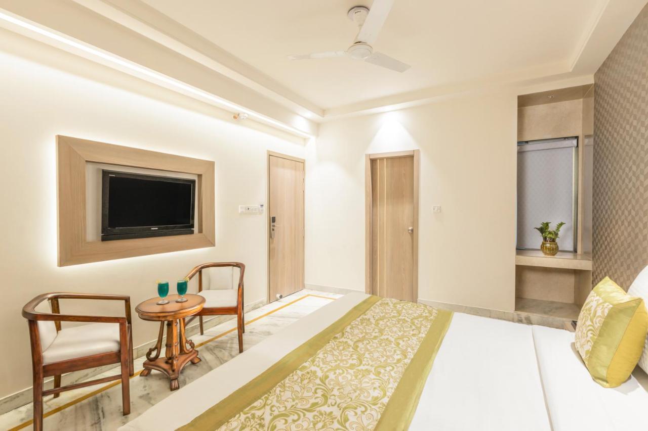 Hotel Star By Star Group- Near Delhi Airport Nuova Delhi Esterno foto