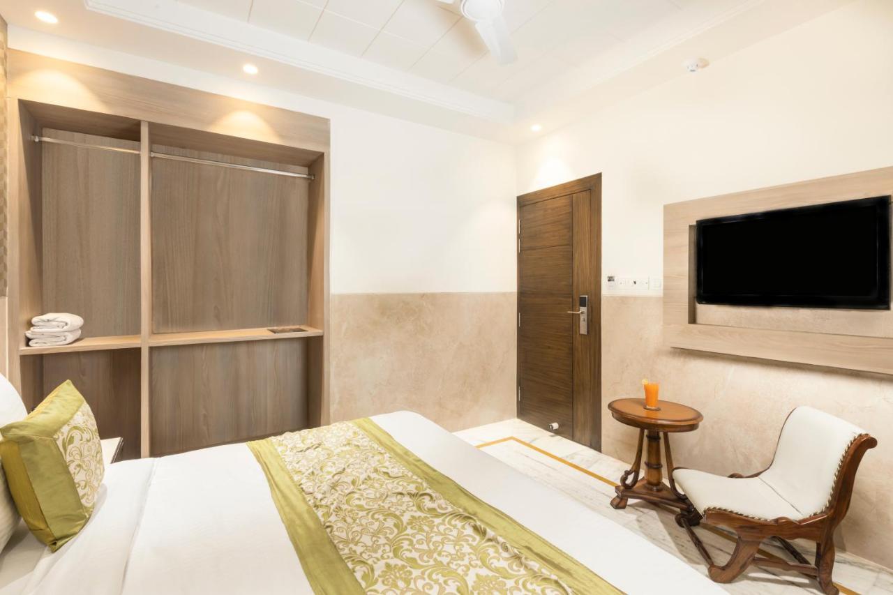 Hotel Star By Star Group- Near Delhi Airport Nuova Delhi Esterno foto
