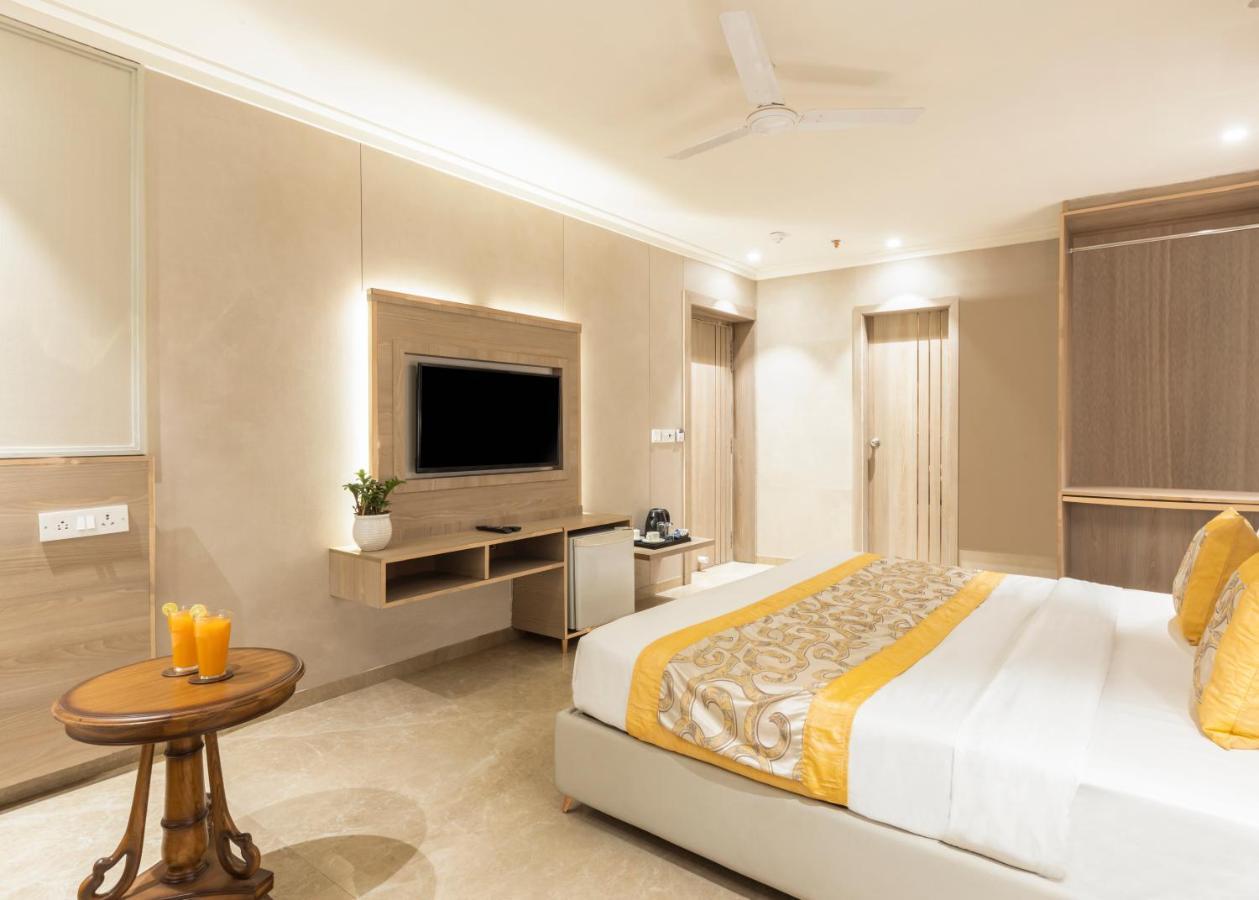 Hotel Star By Star Group- Near Delhi Airport Nuova Delhi Esterno foto