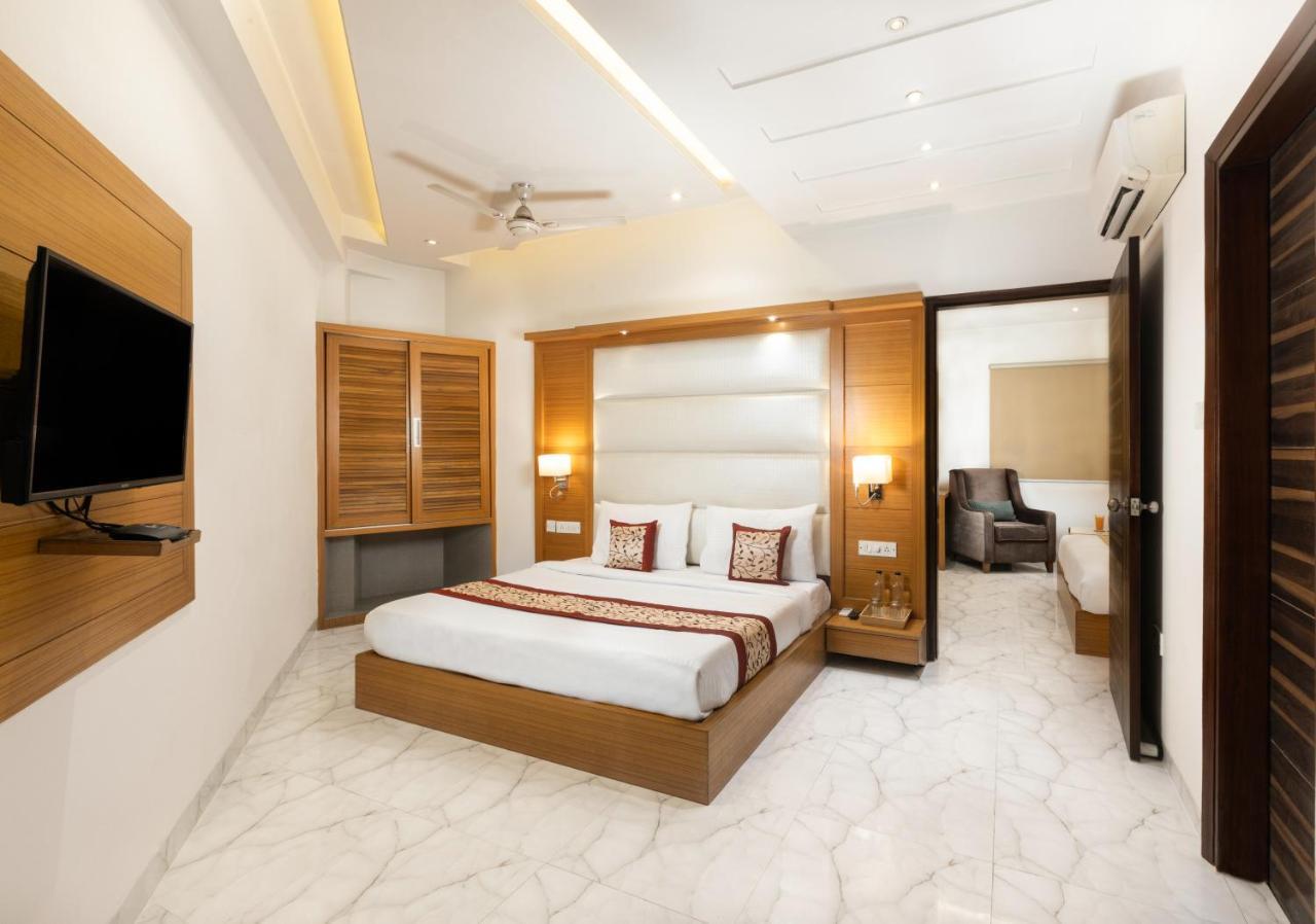 Hotel Star By Star Group- Near Delhi Airport Nuova Delhi Esterno foto