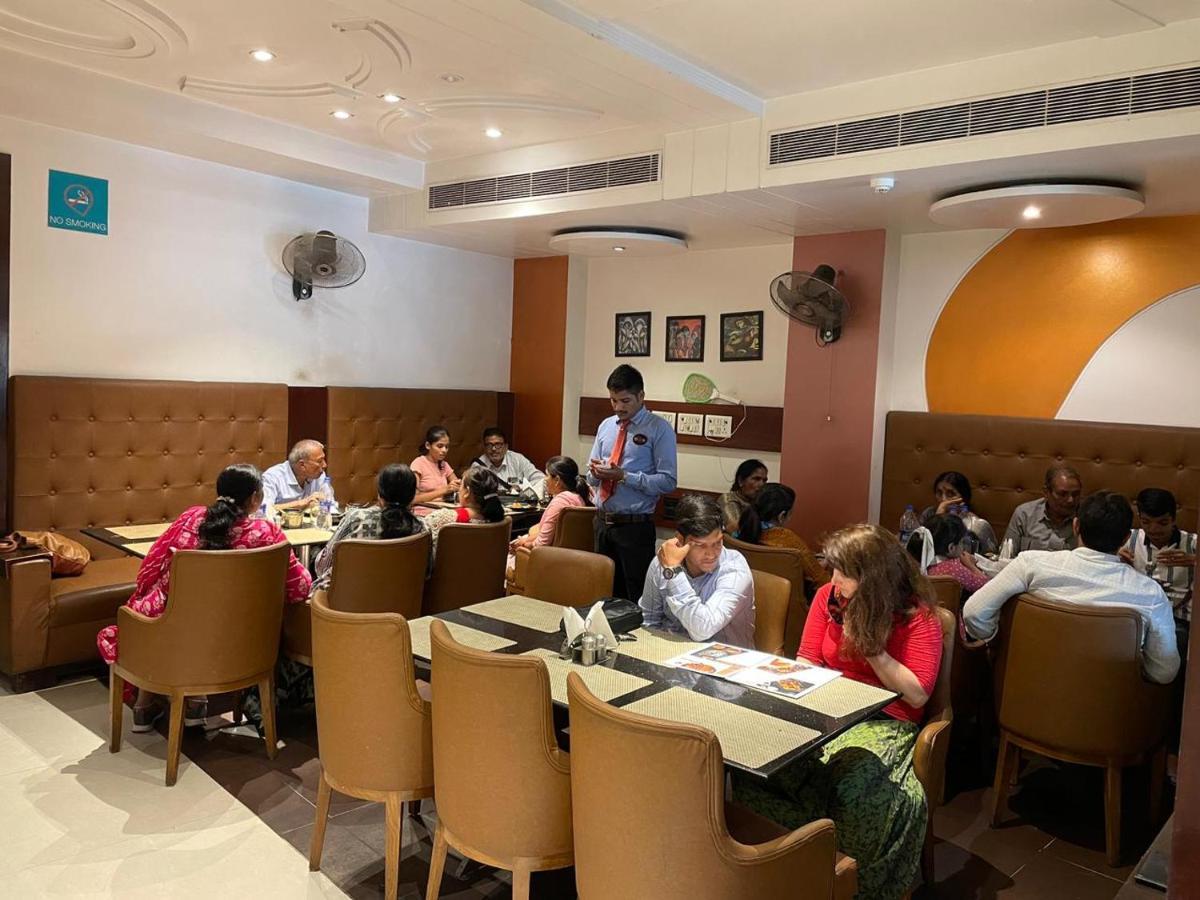 Hotel Star By Star Group- Near Delhi Airport Nuova Delhi Esterno foto