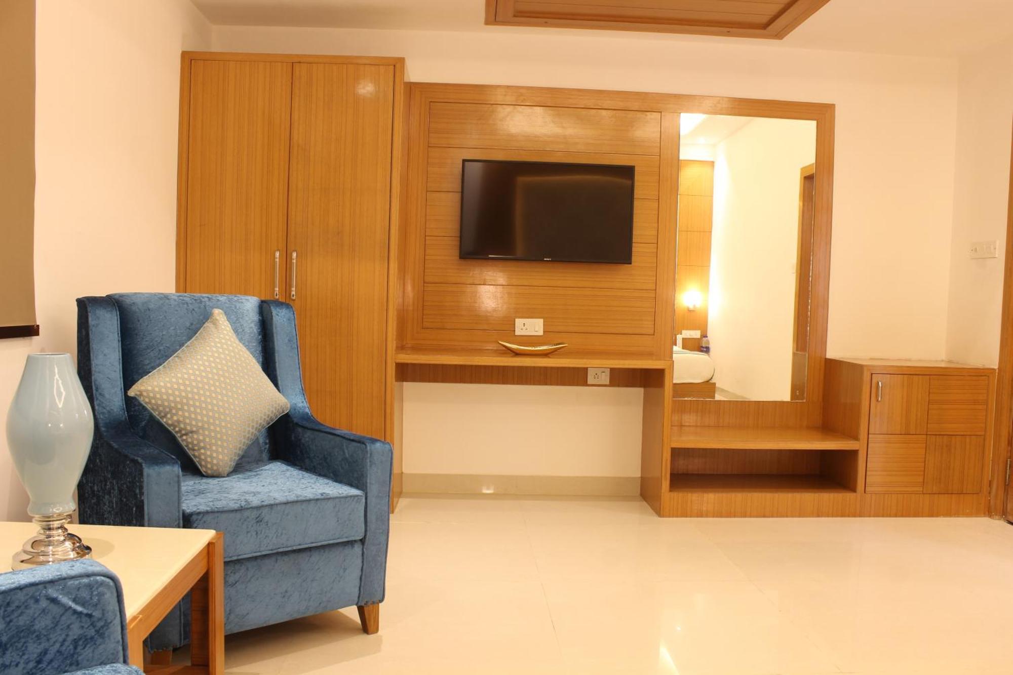 Hotel Star By Star Group- Near Delhi Airport Nuova Delhi Esterno foto