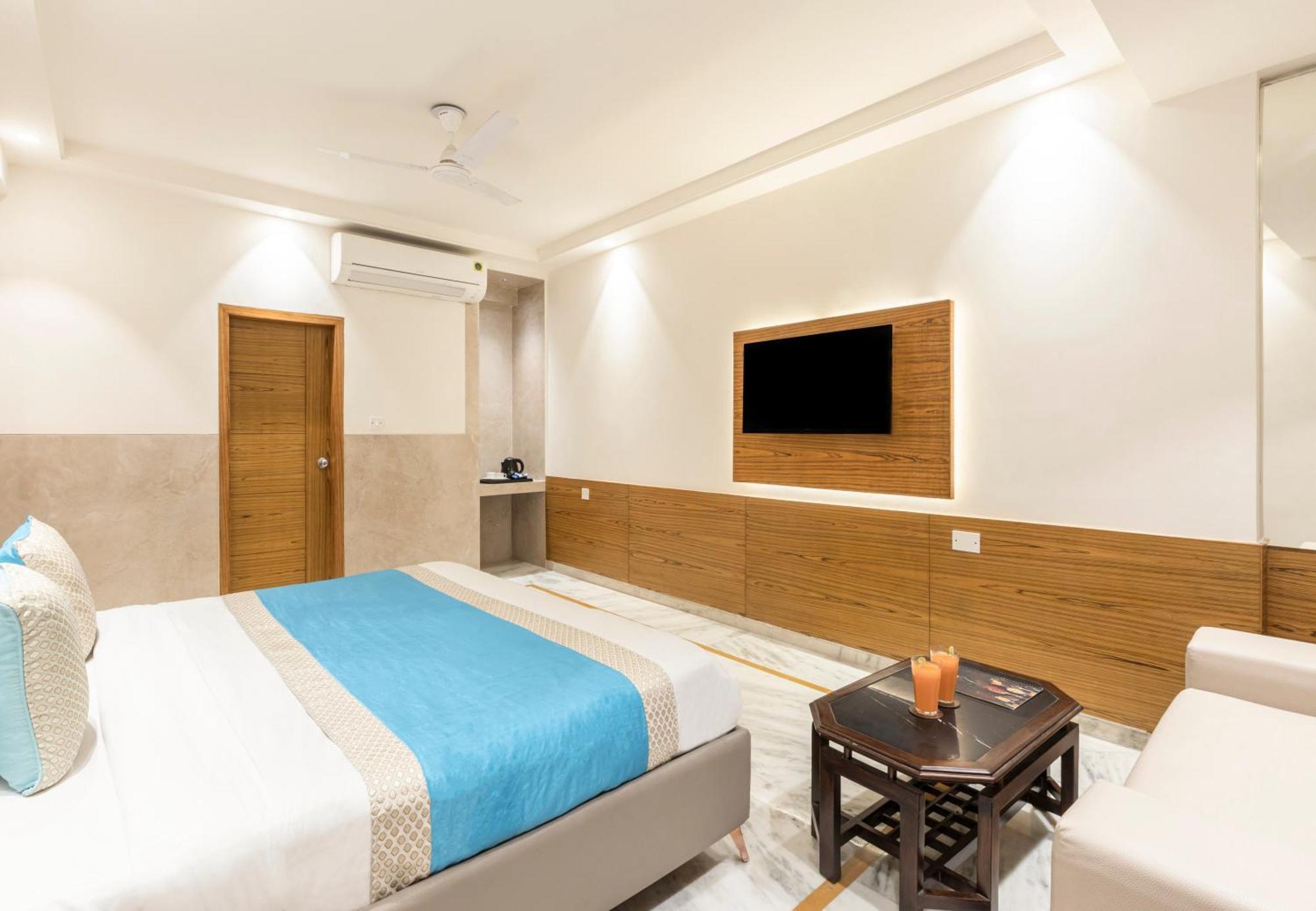Hotel Star By Star Group- Near Delhi Airport Nuova Delhi Esterno foto