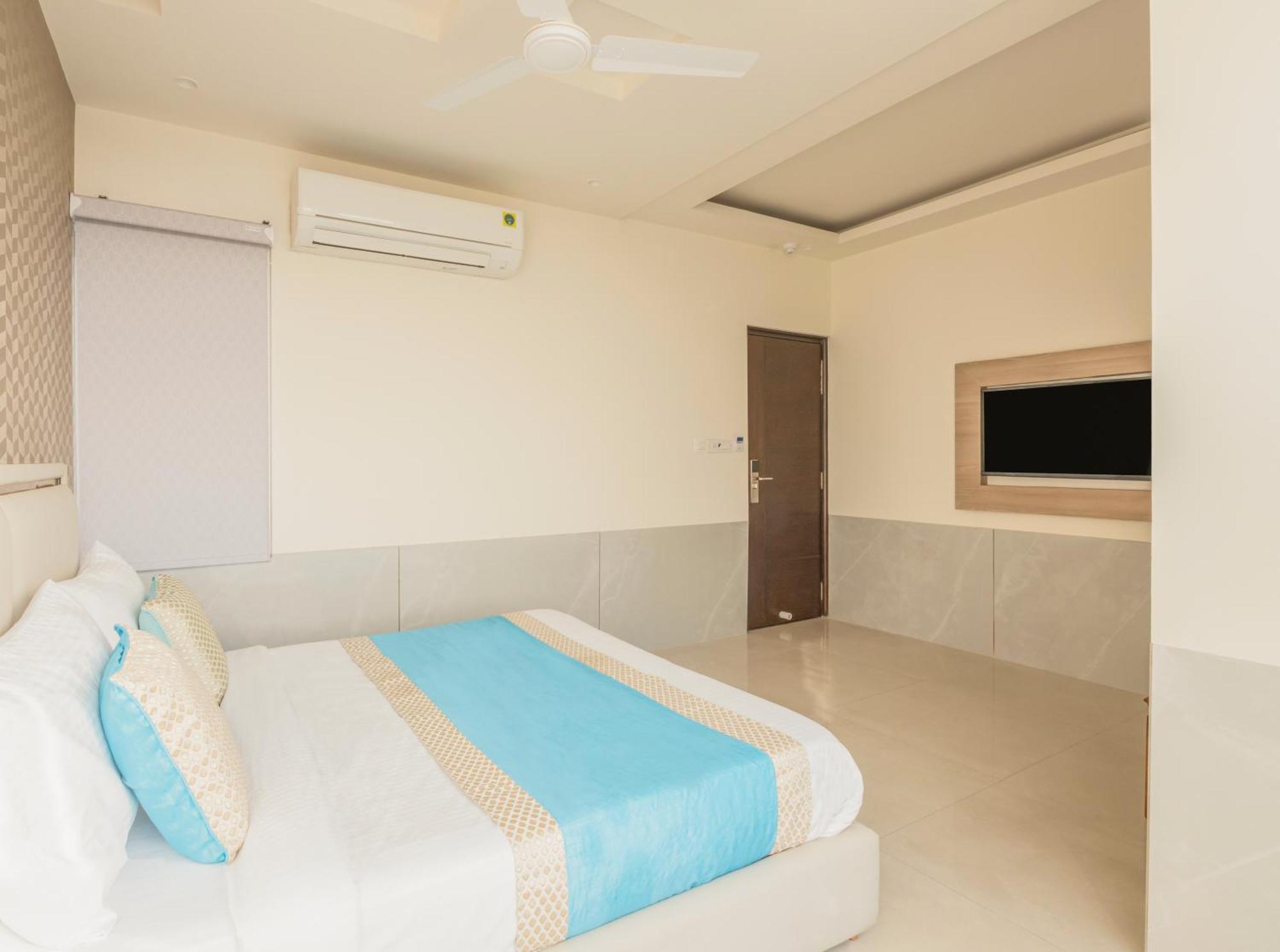 Hotel Star By Star Group- Near Delhi Airport Nuova Delhi Esterno foto