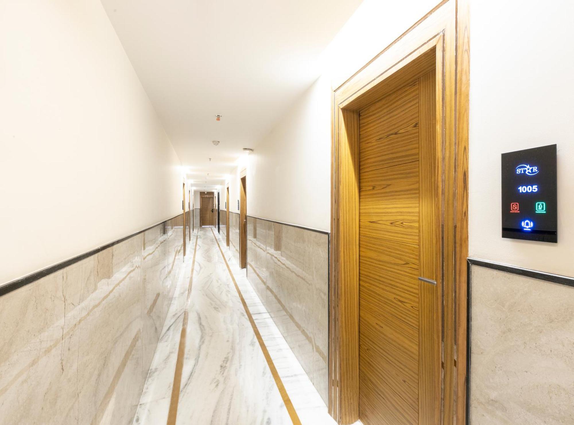 Hotel Star By Star Group- Near Delhi Airport Nuova Delhi Esterno foto