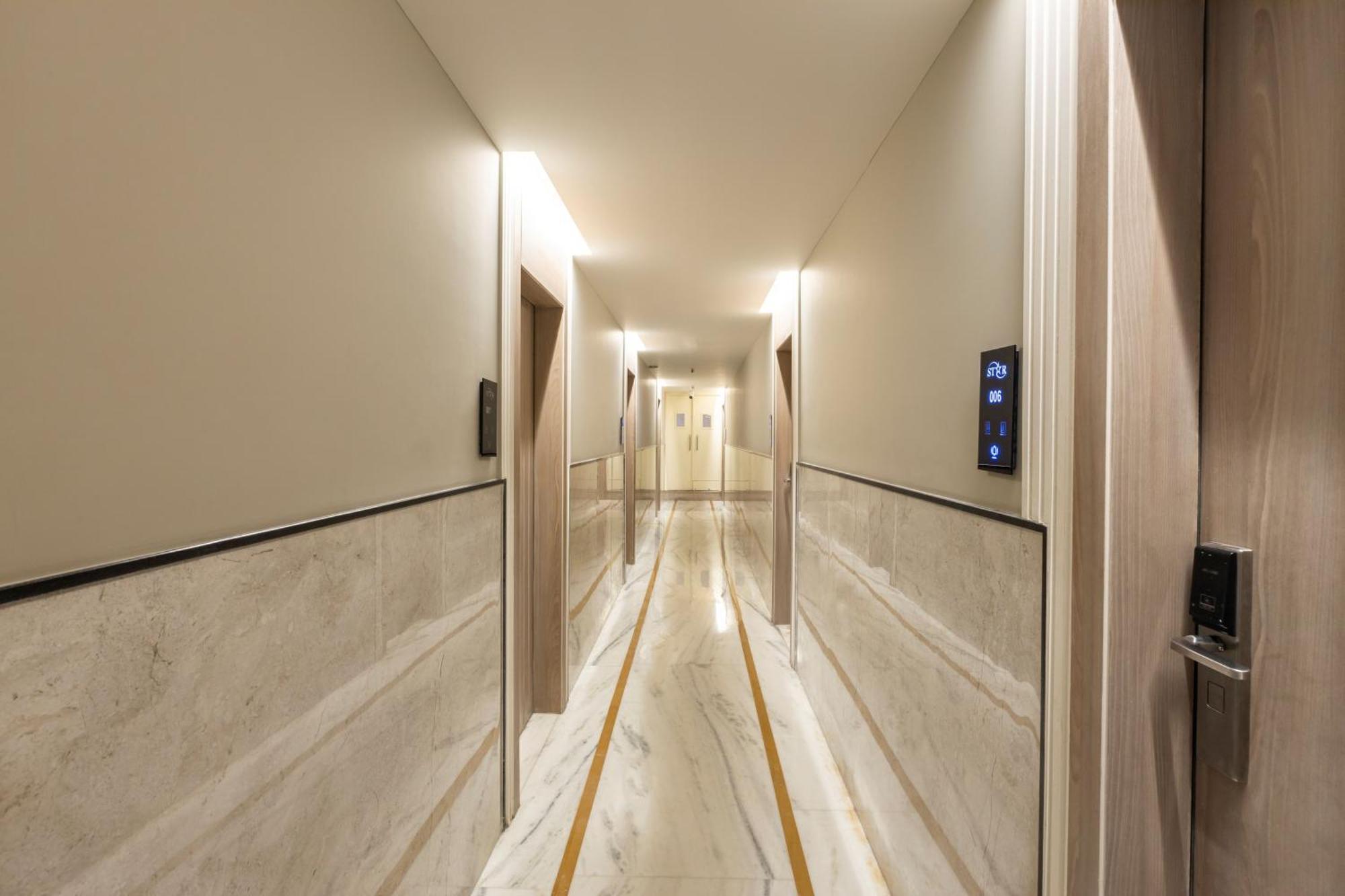 Hotel Star By Star Group- Near Delhi Airport Nuova Delhi Esterno foto
