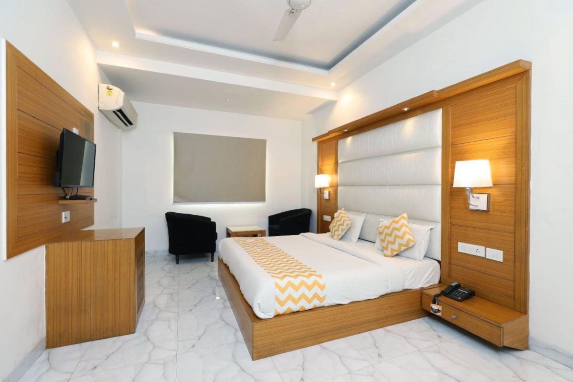 Hotel Star By Star Group- Near Delhi Airport Nuova Delhi Esterno foto