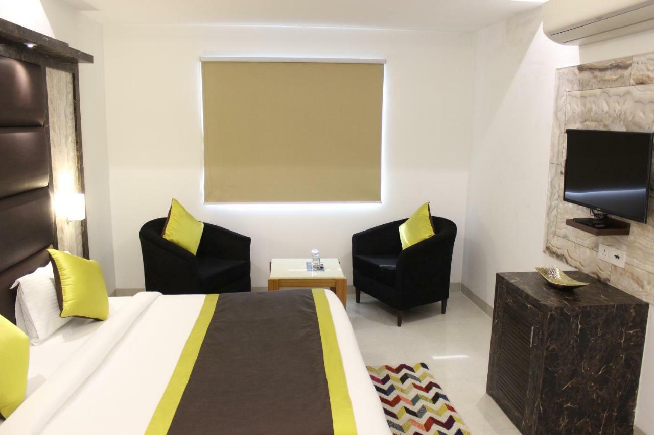 Hotel Star By Star Group- Near Delhi Airport Nuova Delhi Esterno foto