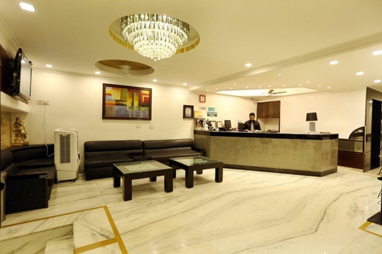 Hotel Star By Star Group- Near Delhi Airport Nuova Delhi Esterno foto