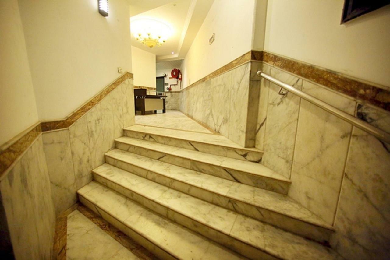 Hotel Star By Star Group- Near Delhi Airport Nuova Delhi Esterno foto